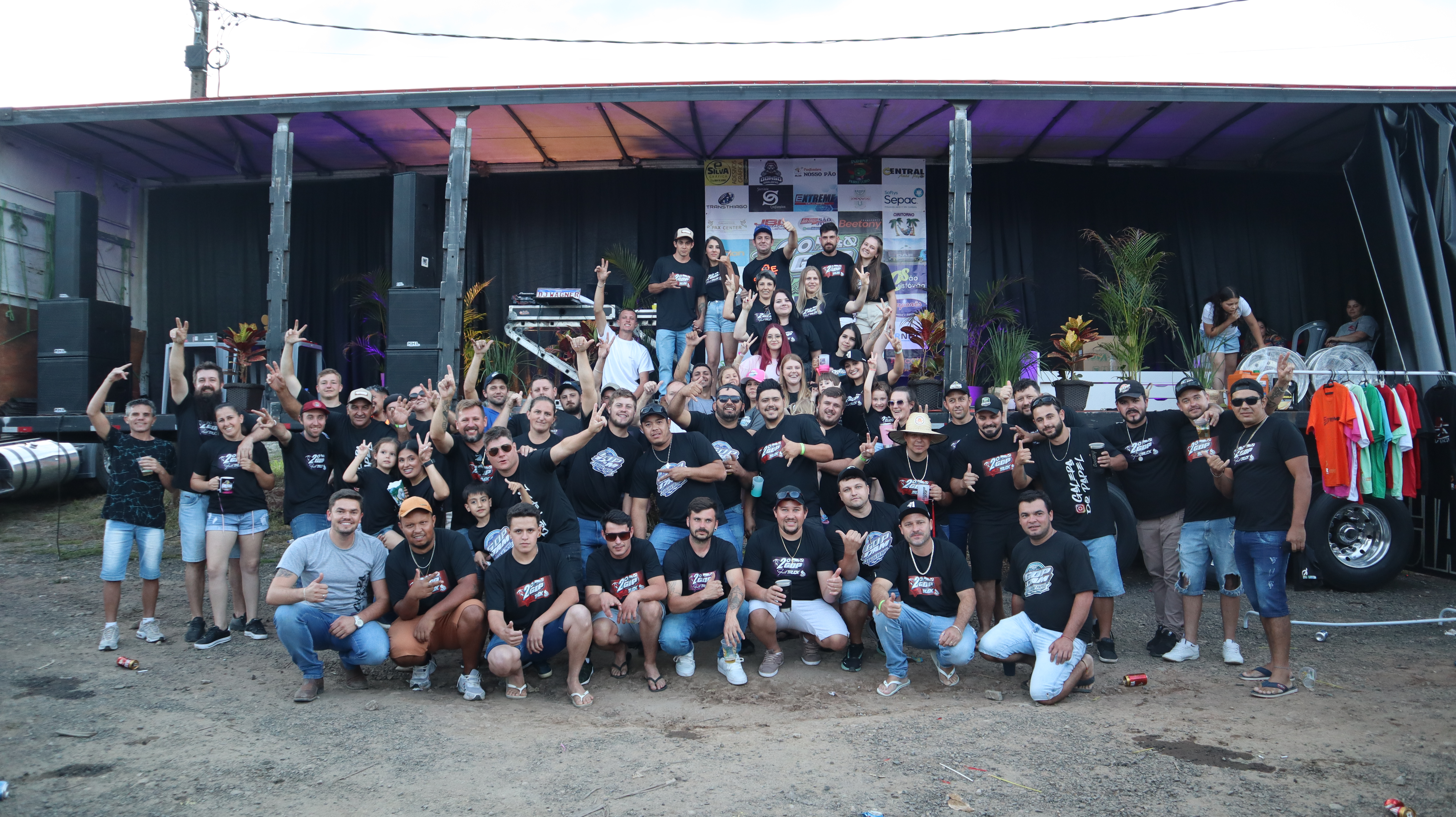 A Galera do Papel reunida